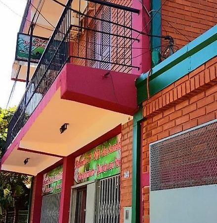 Apart Hotel Las Guayabas 푸에르토이과수 외부 사진