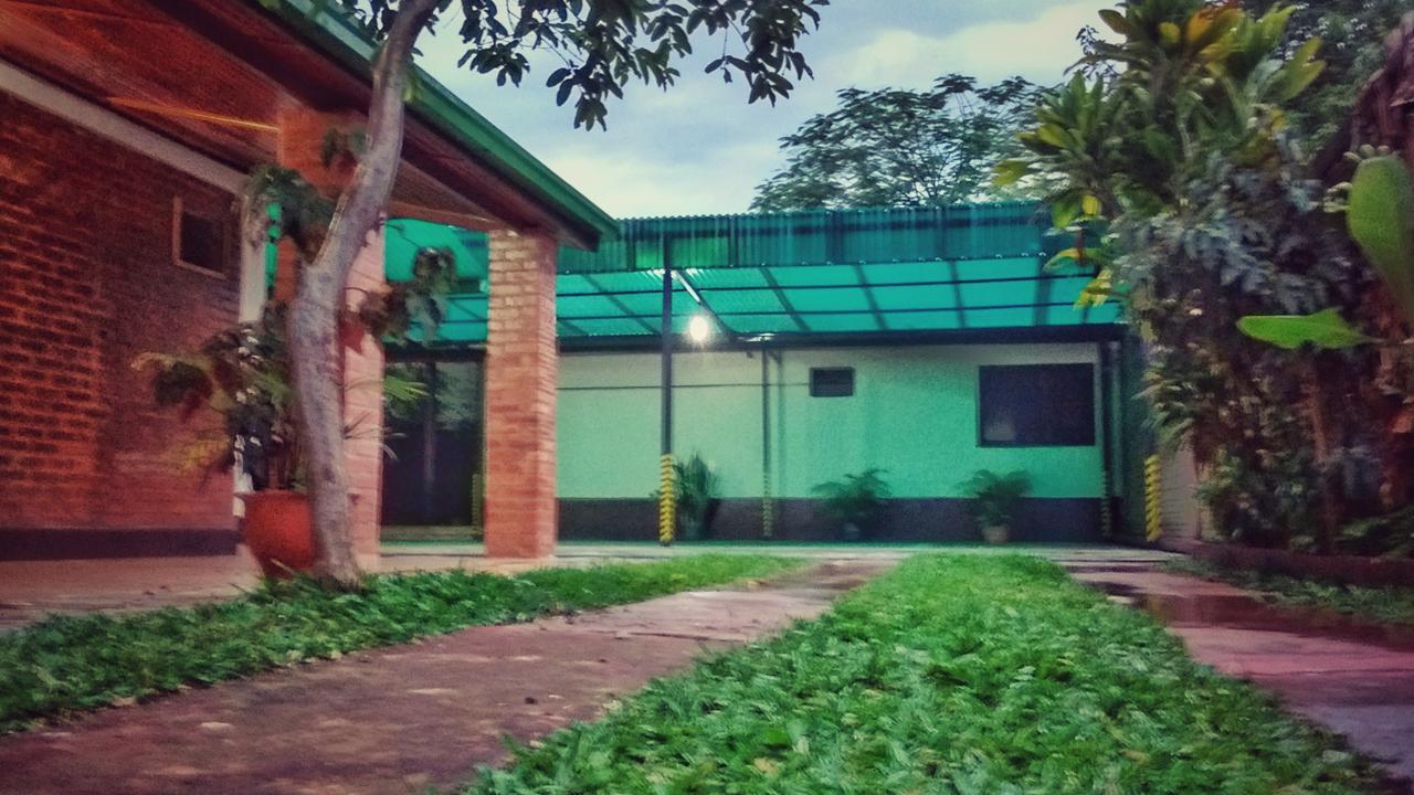 Apart Hotel Las Guayabas 푸에르토이과수 외부 사진